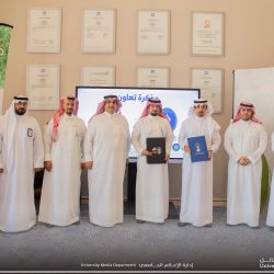 أمير تبوك يقلد قائد أمن الإمارة رتبته الجديدة