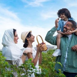 شاهد القبض على مواطن ظهر في مقطع فيديو يطلق النار في الهواء في أحد الأحياء السكنية بسكاكا