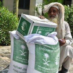 الأفواج الأمنية بجازان تقبض على مواطن نقل مخالفين لنظام أمن الحدود