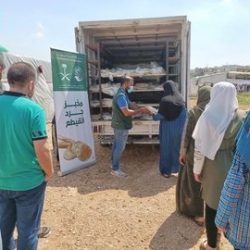 مركز الملك سلمان للإغاثة يواصل توزيع السلال الغذائية في إقليم خيبر بختونخوا الباكستاني