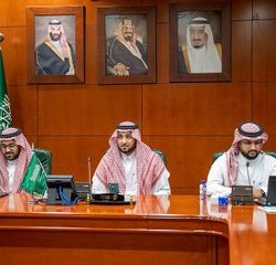 سمو أمير الحدود الشمالية بالنيابة يتسلّم تقريراً عن أعمال إدارة خدمات المياه بالمنطقة