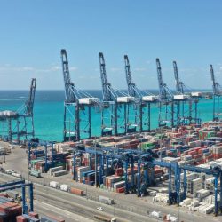 جدة تستقطب عشاق الأنشطة البحرية والتسوق والترفيه