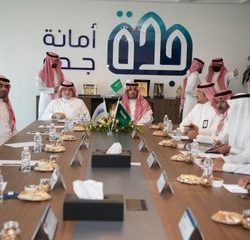 شرطة منطقة الرياض تقبض على شخصين لسلبهما مركبة نقل أموال