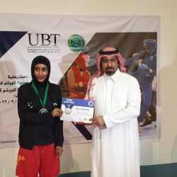 رئيس جامعة الملك خالد يكرم طالبة مخترعة حصلت على ذهبية معرض “KIWE” 2022 بكوريا