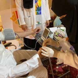 منسوبي مكتب البيئة والمياه والزراعة حفرالباطن يحتفلون باليوم الوطني 92