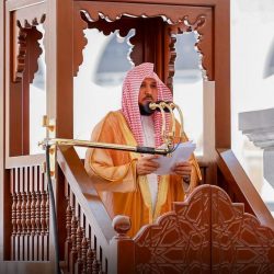 إمام وخطيب المسجد النبوي فضيلة الشيخ أحمد بن طالب في خطبة الجمعة : كان النبي ﷺ أحسن الناس خَلقاً وخُلُقا، ولم يُر قبله ولا بعده أحسن منه