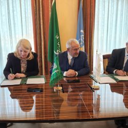 المشرف العام على مركز الملك سلمان للإغاثة يجتمع مع مسؤولين من وزارة الخارجية الألمانية