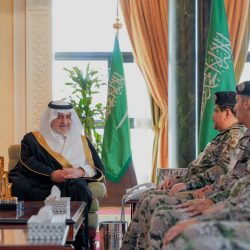 أمير تبوك يلتقي وكلاء الإمارة ومديري العموم والاقسام وموظفي الإمارة