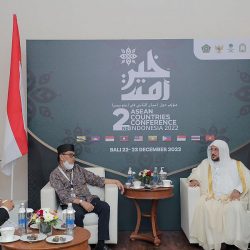 وزير الشؤون الإسلامية يلتقي عضو برلمان مملكة كمبوديا