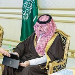 سمو أمير الحدود الشمالية يتسلم تقريرًا عن الحركة التشغيلية بمطار عرعر