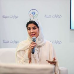 ولي أمر يكرم حارس ورجل أمن مدرسة ( الأربعون الابتدائية ) بالهفوف 