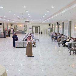 ” محافظ بيشة ” يتفقد مركز الجنينة 