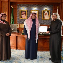 بالصور ..وزير الشؤون الإسلامية يزور معالي الشيخ العلامة صالح الفوزان عضو هيئة كبار العلماء