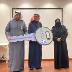 تدشين حافلة كبار بجمعية كبار السن بالرياض 