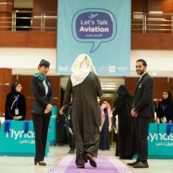 مدرسة أبو دجانة تكرم المعلم المتقاعد الغانم