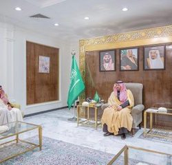 سمو أمير الحدود الشمالية يدشّن مسابقة حملة التوعية المرورية