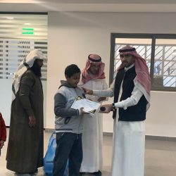 ” محافظ بيشة ” يتفقد مركز النقيع