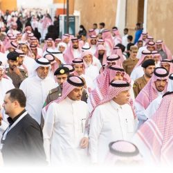 في أجواء السلام والسكينة.. هكذا ترحّب طيور الحرم المكي بضيوف الرحمن