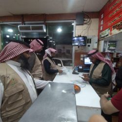 “محافظ بيشة ” يلتقي أعضاء لجان مبادرة أجاويد ويناقش جدول الأعمال