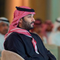 لا تتركوهم للإدمان.. “الصحة” تُحَذّر: 33% من الآباء يُلهون أطفالهم بهذه الحيلة