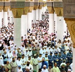 سمو وزير الدفاع يهنئ القيادة بمناسبة حلول شهر رمضان المبارك