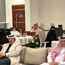 وزير النقل والخدمات اللوجستية يلتقي عددًا من المواطنين في منطقة عسير