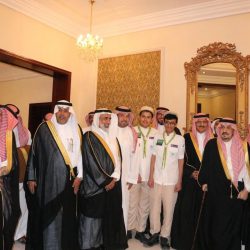 جمعية نبأ (تحفيظ خميس مشيط )   تتوج ٥٠٠ حافظا وحافظة لكتاب الله   بحضور الشيخ ابن مشيط