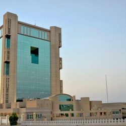 سمو أمير الشرقية يقلد قائد قوة أمن المنشآت رتبته الجديدة