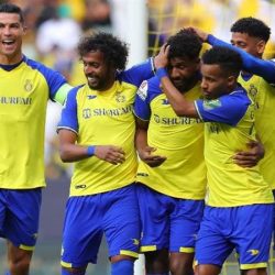 “تويتر” يتراجع ويعيد العلامة الزرقاء المجانية لبعض الحسابات