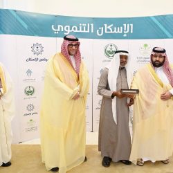 أمير تبوك يلتقي أهالي محافظة أملج