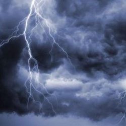 استمراراً للجهود التي تبذلها المملكة بتوجيهات من القيادة الرشيدة في عمليات الإجلاء من جمهورية السودان.. وصول 195 شخصاً من رعايا الدول الشقيقة والصديقة إلى جدة