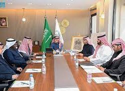 وزير الشؤون الإسلامية يتفقد خدمات الوزارة بمطار الملك عبدالعزيز الدولي في جدة