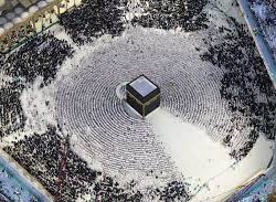 نائب أمير منطقة مكة المكرمة يسلم 525 وحدة سكنية لمستفيدي الإسكان التنموي*