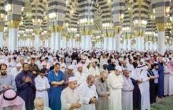 الهلال الأحمر السعودي بالحدود الشمالية يقدم خدماته الإسعافية والتطوعية للمعتمرين العراقيين بمنفذ جديدة عرعر