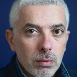 هيئة فنون العمارة والتصميم تعلن عن مشاركة المملكة في “بينالي لندن للتصميم” بالعمل الفني “منسوجات”