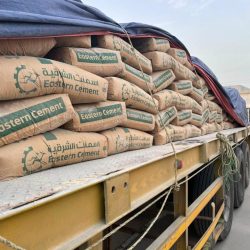 معرض البدر في “إثراء” ينقل زوّاره إلى بوابة عوالم الفنّ