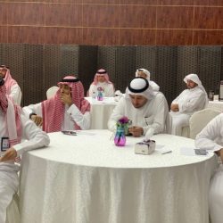 صناعة العسل والمزارع الريفية على طاولة مديري زراعة عسير والتجارة 