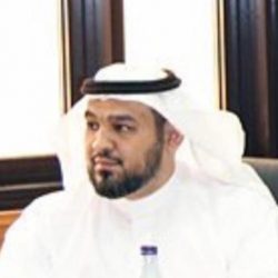 أمين الشرقية يدشن ساحة الشموع وحديقة الموسى في الخبر