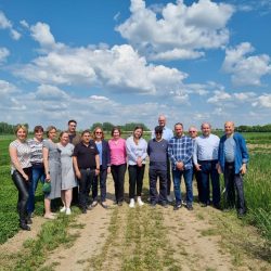 بالصور.. رفع كسوة الكعبة استعداداً للحج