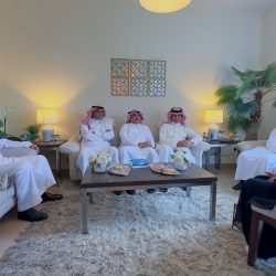 معالي وزير الاتصالات وتقنية المعلومات   يدشن معمل كود بجامعة دار الحكمة 