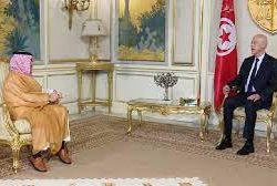 ضبط 6 مواطنين بـ #تبوك اتخذوا منزلًا مزودًا بكاميرات مراقبة “وكرًا لترويج المخدرات”