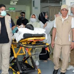 مئات آلاف الحجّاج يؤدون “طواف القدوم” حول الكعبة