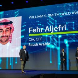 تمهيداً لبدء تسيير الرحلات.. “وزير النقل” يقف على الاستعدادات التشغيلية لمطار البحر الأحمر