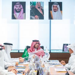 وكيل الوزارة للأراضي والمساحة بوزارة البيئة والمياه والزراعه يناقش التحديات في عسير 