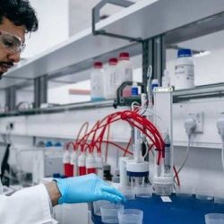 طائرة الإسعاف الجوي”شيمة” تنقل أول حالة مرضية بمنطقة عسير.