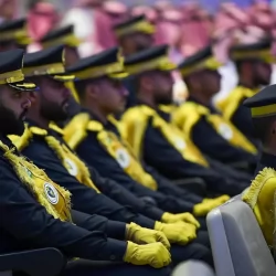 القوات الخاصة للأمن البيئي تضبط (5) مخالفين لنظام البيئة لبيعهم وتخزينهم ونقلهم حطبًا محليًّا