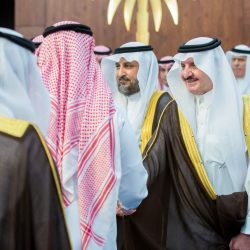 مركز الملك سلمان للإغاثة يسلّم الأثاث والتجهيزات المكتبية ويوزع الحقائب المدرسية في ثلاث مدارس بمحافظة أبين