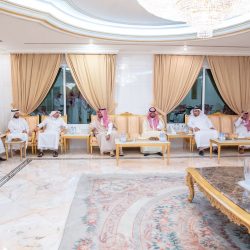 *محافظ محايل يرأس اجتماع اللجنة الفرعية للدفاع المدني*