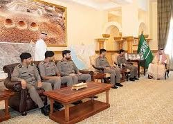 شؤون الحرمين ترفع الجزء السفلي لكسوة الكعبة استعداداً لغسل الكعبة المشرفة غداً