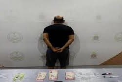 مكافحة المخدرات تقبض على مقيم بمنطقة الرياض لترويجه 6.2 كيلوجرام من مادة الشبو